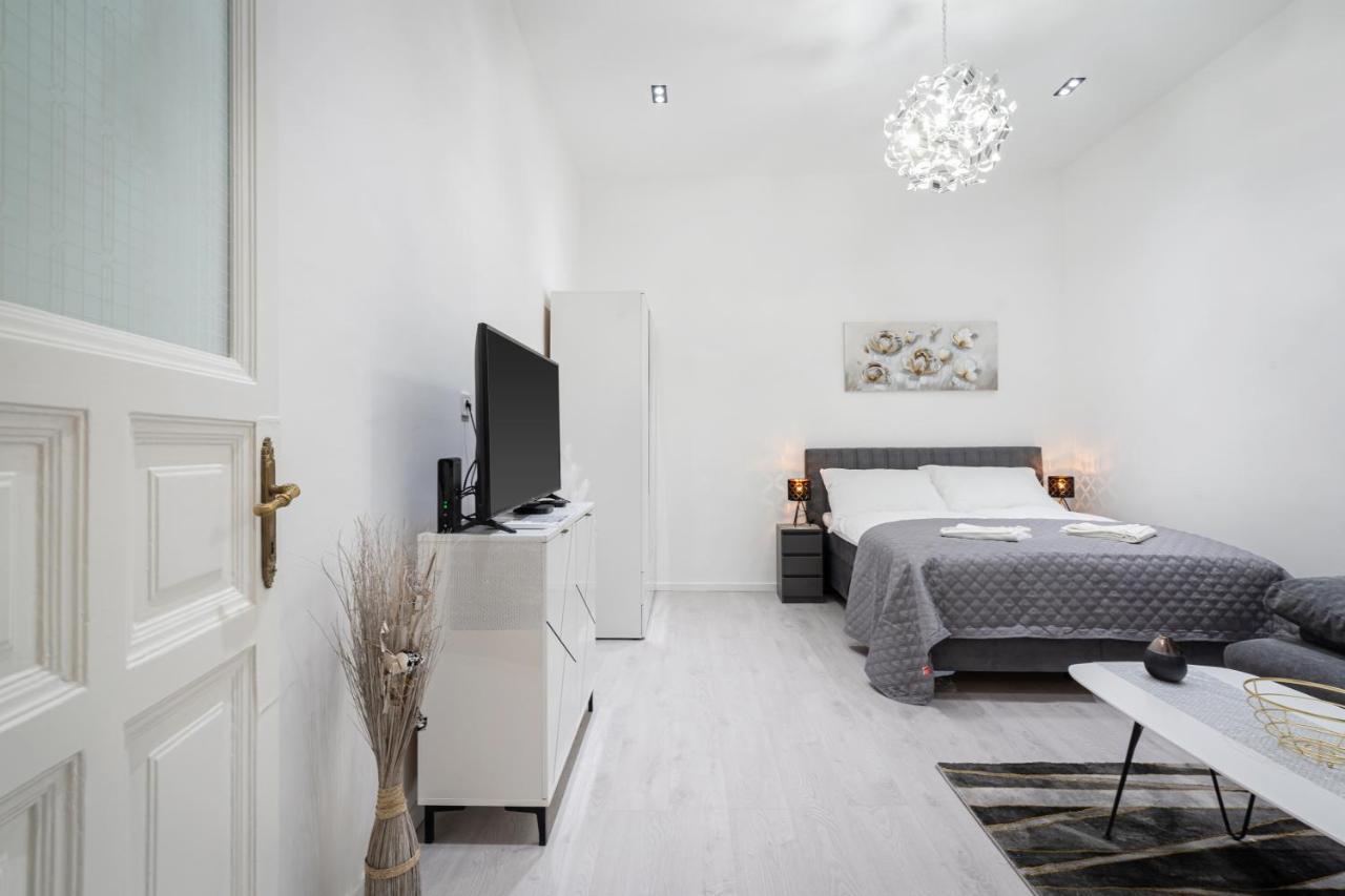 Stellar Dwell Apartment Boedapest Buitenkant foto