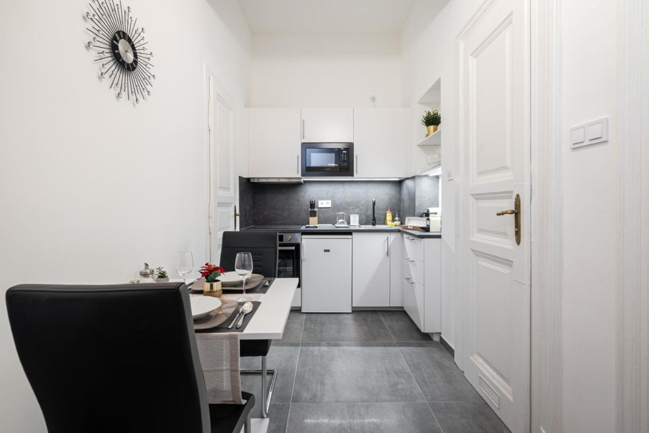 Stellar Dwell Apartment Boedapest Buitenkant foto